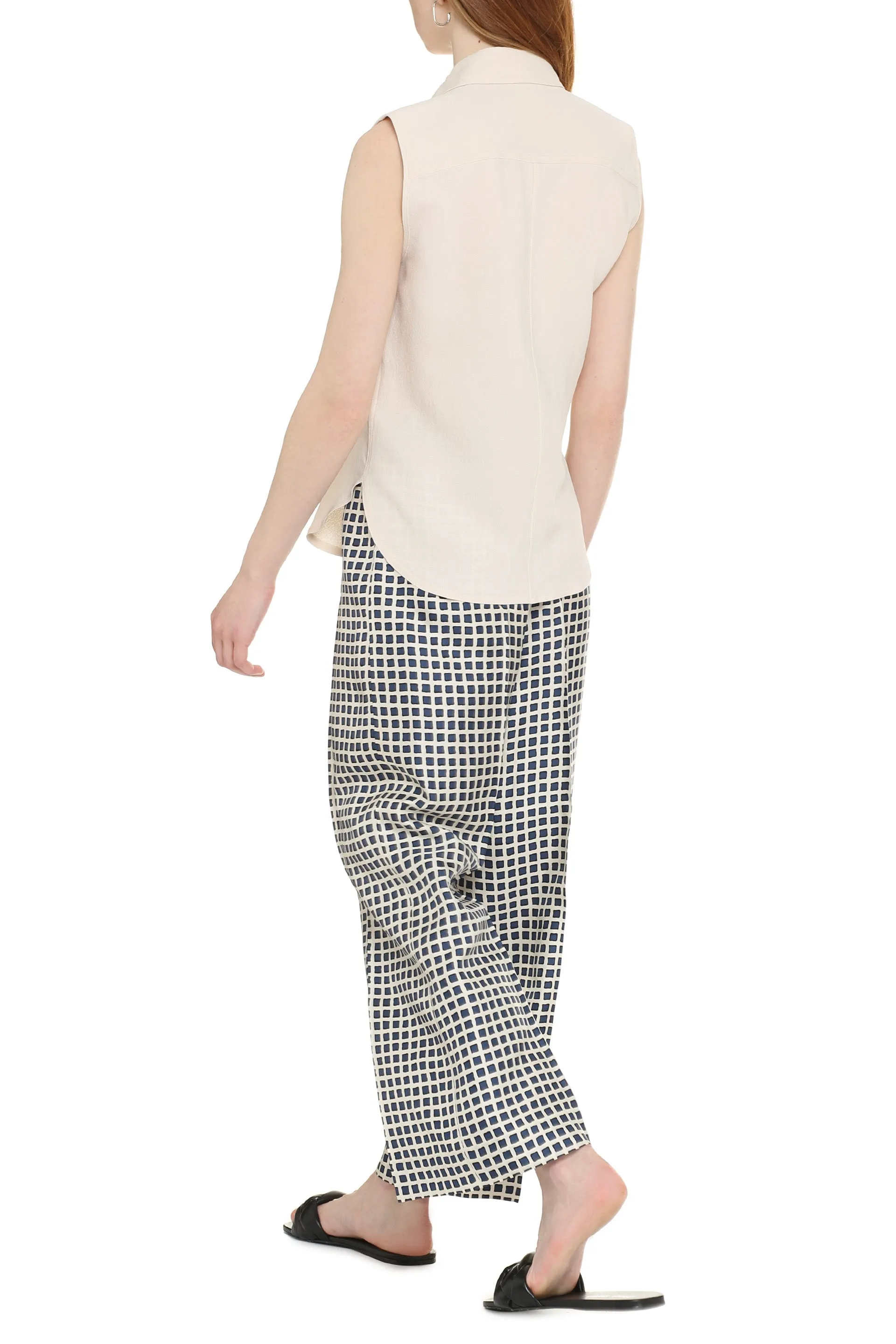 AMI Sleeveless Buttoned Shirt